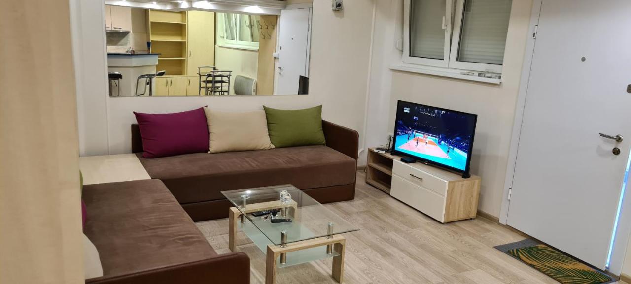 Ferienwohnung Le Coin De Simon Belgrad Exterior foto