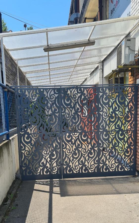 Ferienwohnung Le Coin De Simon Belgrad Exterior foto